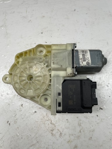 Электродвигатель стеклоподъемника volkswagen passat b7 задний правый 3c0959794