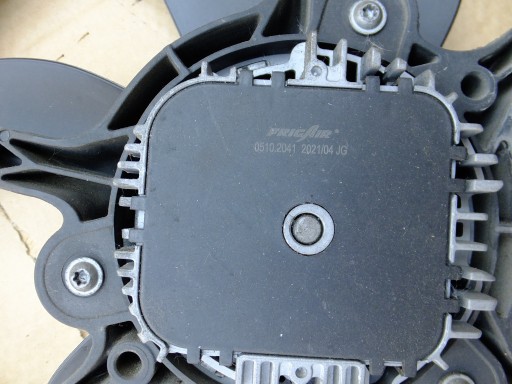 ventilátor chladiče vw golf V 1,6 8v 2007r