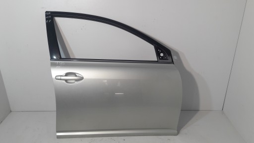 TOYOTA AVENSIS T25 door front right 1C0 1CO front right silver (T95)
