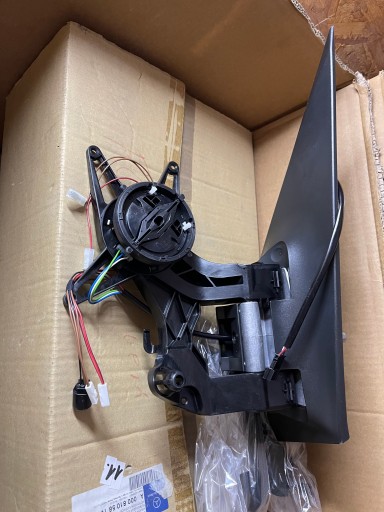 A0008105819 - Каркас зеркала MERCEDES SPRINTER 906 левый OE новый