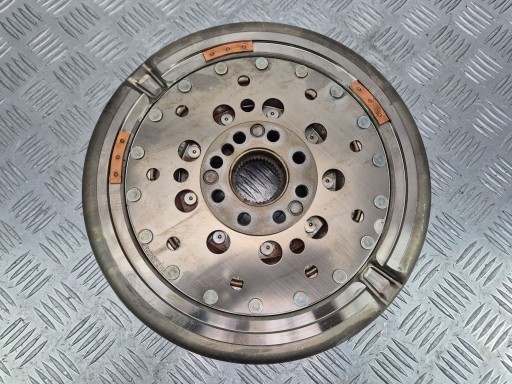 wheel flywheel Mercedes A160 W176 A2700300305 M270.910