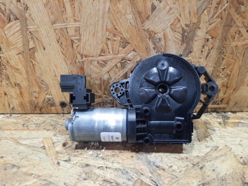 0390200123 - Двигун люка MERC E-Class COUPE W238 C238