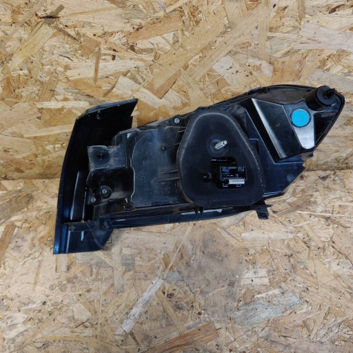 light rear left Peugeot 208 II 9823216880