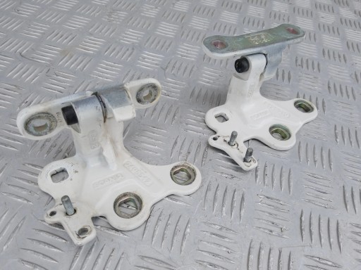 2498540, 2498542 - ПЕТЛЯ ДВЕРИ ПРАВАЯ ЛЕВАЯ SCANIA RS