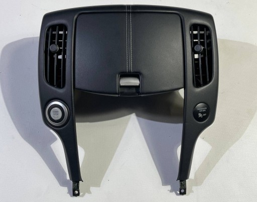 passenger compartment of the dashboard rozdzielczej consoles dekor frame grid air conditioning devices Nissan 370Z