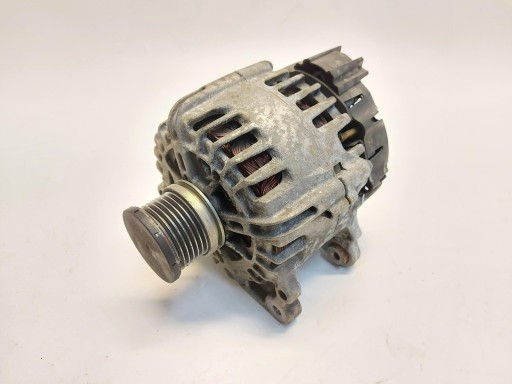 Audi A4 B9 8W LIFT Kombi 8W9 alternatore 04L903024