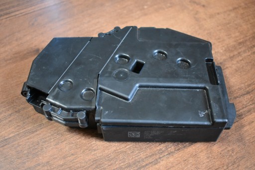IDEALNY ROZDZIELACZ PRADU compartment of fuses MERCEDES W118 W177 X247 1