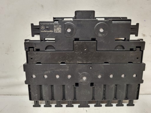 ПРЕДОХРАНИТЕЛЬНАЯ ГНЕЗДА MERCEDES A2235403956