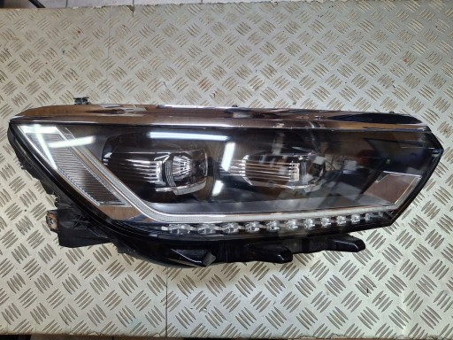 2014- 3G1941082G - Правая передняя фара полностью светодиодная vw passat b8 2014r-> 