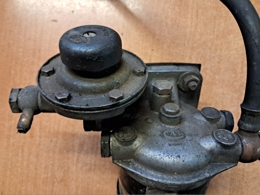 držač filtera goriva VW PASSAT 1,9TDI 068127401A