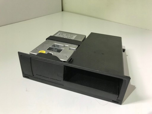 0000000000 - Audi A5 3.0 TDI модуль інтерфейсу AMI 4E0035785B