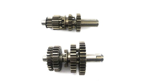 T51979 - JUNAK 902 ГОЛОВНИЙ ВАЛ + ВАЛ