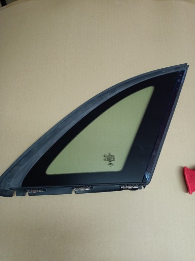 A246097596 - Стекло правое кузова MERCEDES B W245 новый 2014