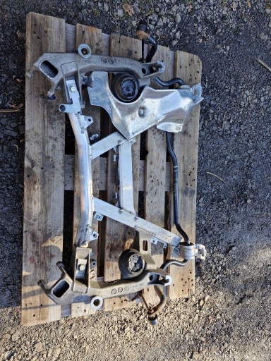 1092868 1092867 BMW E39 výztuha LAWA nápravnice pérování naprava předek