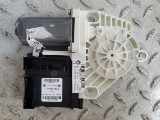 1Q0959701D - Двигун двигун водійський лівий склопідйомний модуль vw eos 1q0959793b eu