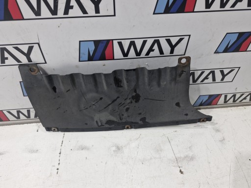 7118162 BMW E81 E82 E87 E88 Blende Abdeckung mitte der Stoßstange heck M-Paket