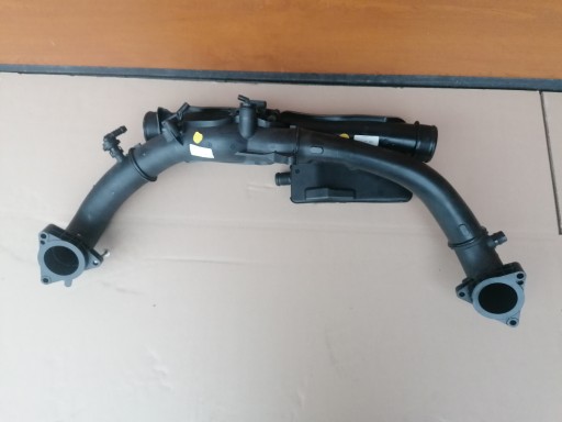 06M145674 - AUDI A8 4N0 труба воздушного потока