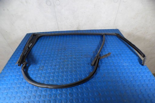 Volkswagen Golf VIII KOMBI Dichtsatz ramki Tür rechts heck 5H9839440B