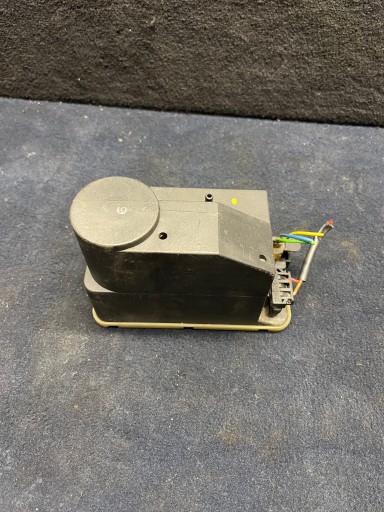 Mercedes w201 насос центрального замка 0008000948