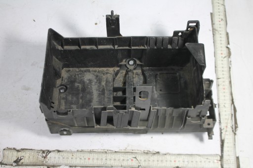 GRUNDLAGE GEHÄUSE AKUMULATORA 13308434 ASTRA J 09