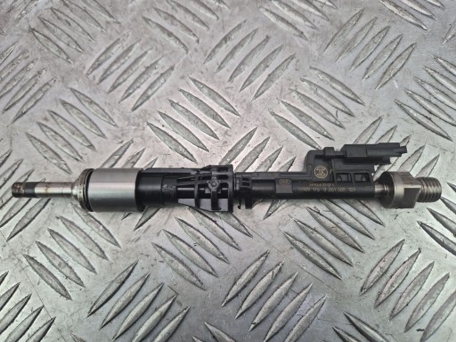 BMW 5 F10 520i N20 injector 7597870