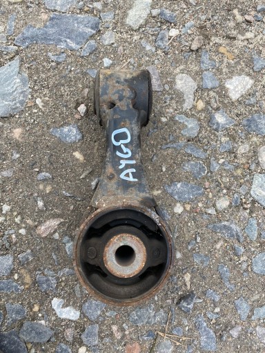 TOYOTA AYGO and holder engine mount CENTRALNA