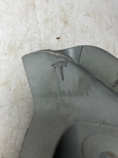 holder engine mount TESLA MODEL S 1077751-00 //