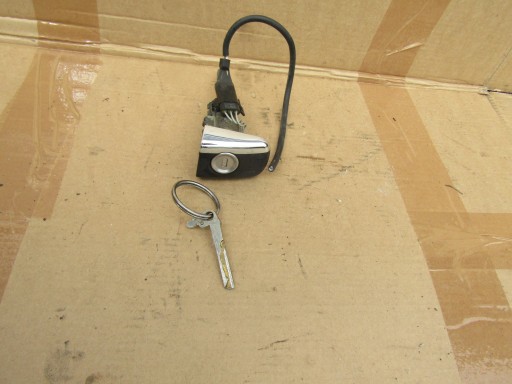 1 MERCEDES W210 97-99 ВСТАВКА ЗАМКА ЛЕВОЙ ДВЕРИ + ХРОМИРОВАННЫЙ КЛЮЧ