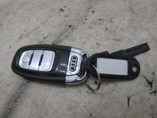 Брелок AUDI A8 D4