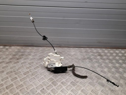 8J1837016B - Porsche Panamera (970) 2011 передний правый замки