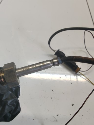 MERCEDES C W203 2.2CDI Sensor TEMPERATURY Gase A0051534228