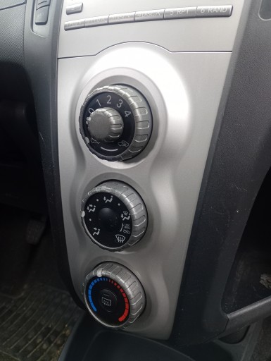 Panel Bouton regulacja Bouches buses ogrzewania Toyota Yaris 2 II FL 05-08