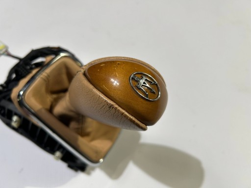 trim lever changes of the gear gear lever Maserati GranTurismo 2008