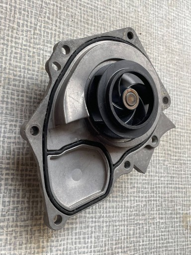 VW AUDI SEAT SKODA. 06L121012L pump of gas chlodzacego. !J