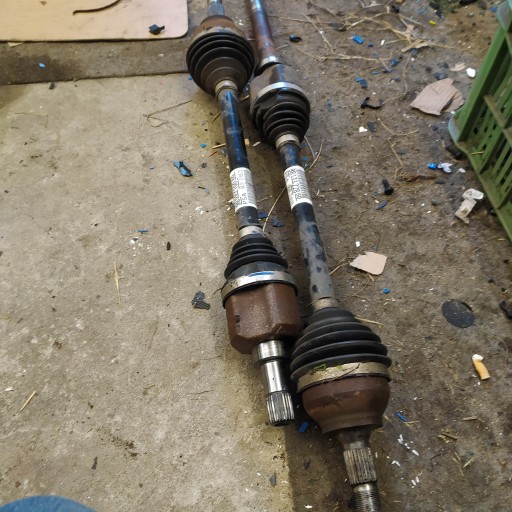 Citroen Peugeot Вал правый 9813122880