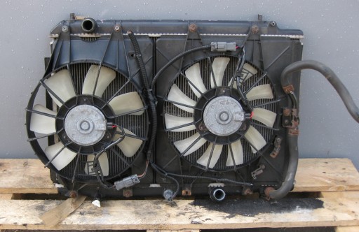 HONDA CRV 2.2 07R chladič vody KOMPLET WNETYLATORY