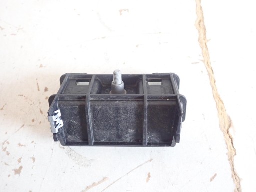 Support montage pare-chocs Moyenne VW TAIGO 2G7805705