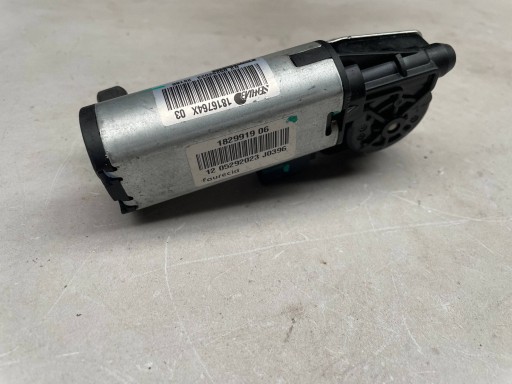motorek sedačka PORSCHE TAYCAN 9J1 1816764X @M