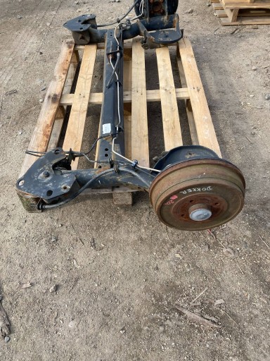 DACIA DOKKER LIFT felfüggesztés felfüggesztés megerösítése far hátso 555110548R