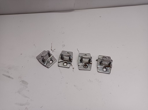 kampó zamka ajtó rygiel BMW E81 E87 E90 E91 E60 E61 7148705 komplet 4 szt