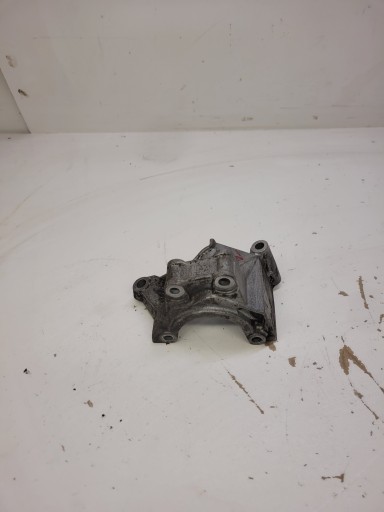 SUPPORTO POMPY SERVOSTERZO AUDI A4 A5 A6 Q7 06E145393B