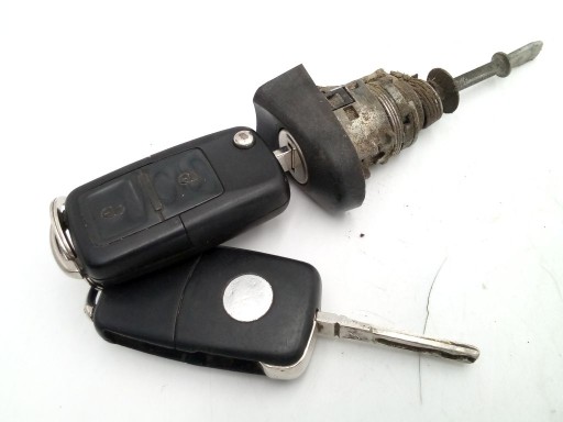 VW Touran und 1 wklad Matte Tueroeffner Tür links + Schlüssel kluczyki 1T0837167A