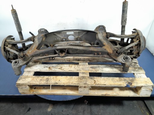 Mercedes w124 седан задняя балка подвески