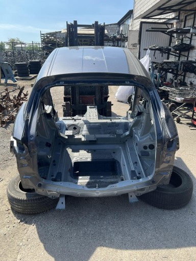 ЗАДКА КРЫЛО НА КРЫШЕ ALFA ROMEO STELVIO