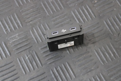 GNIAZDA USB TYPU C RENAULT AUSTRAL 284H38566R
