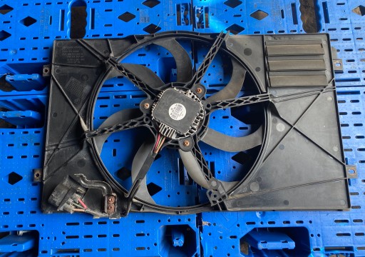 1K0909455DM - КОРПУС ВЕНТИЛЯТОРА РАДІАТОРА GOLF V 1.6 MPI 102 к.с