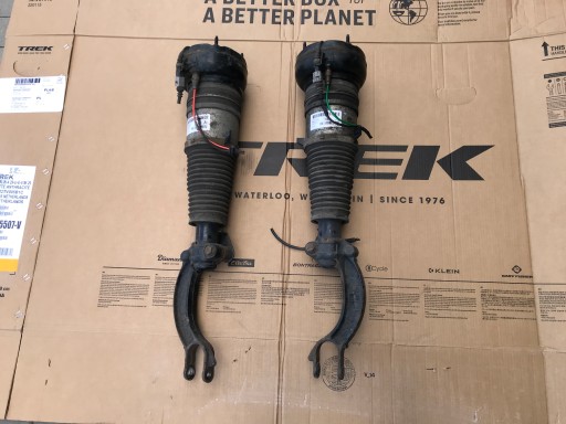 AUDI A6 C7 АМОРТИЗАТОР ПНЕВМАТ ПРАВЫЙ 4G0616039N