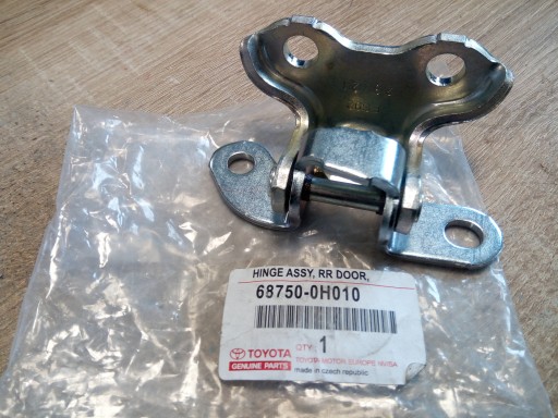 68750-0H010 68760-0H010 - ПЕТЛЯ ДВЕРІ TOYOTA AYGO C-HR YARIS ЗАДНЯ НОВА ОРИГІНАЛЬНА*