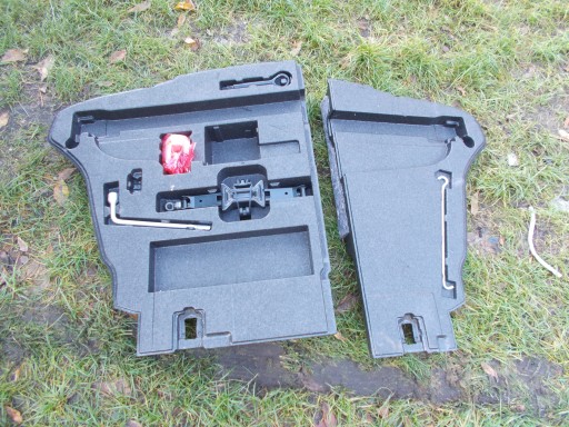 Амортизатор багажника Prius IV.