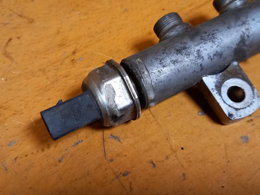 Rampe injection VOLKSWAGEN CRAFTER 2.5 TDI 076130093V 06-11